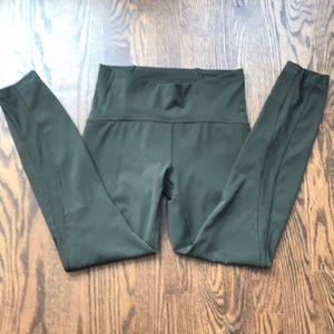 LULULEMON Army Green Leggings SIZE 6 HIGH RISE